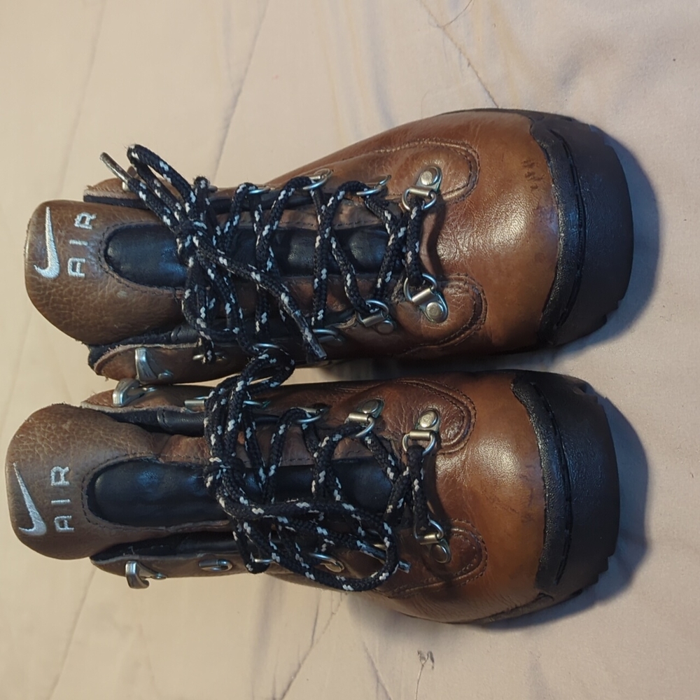 Woman's Vintage Nike Air ACG Hiking Boots